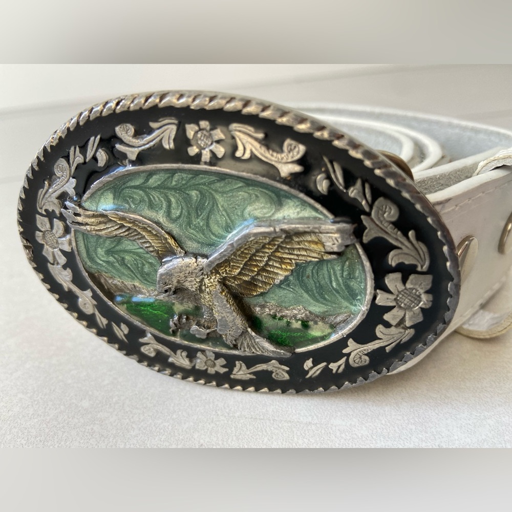 Vintage 1985 Siskiyou Bald Eagle Enamel Belt Buckle w/ Studded White Belt
